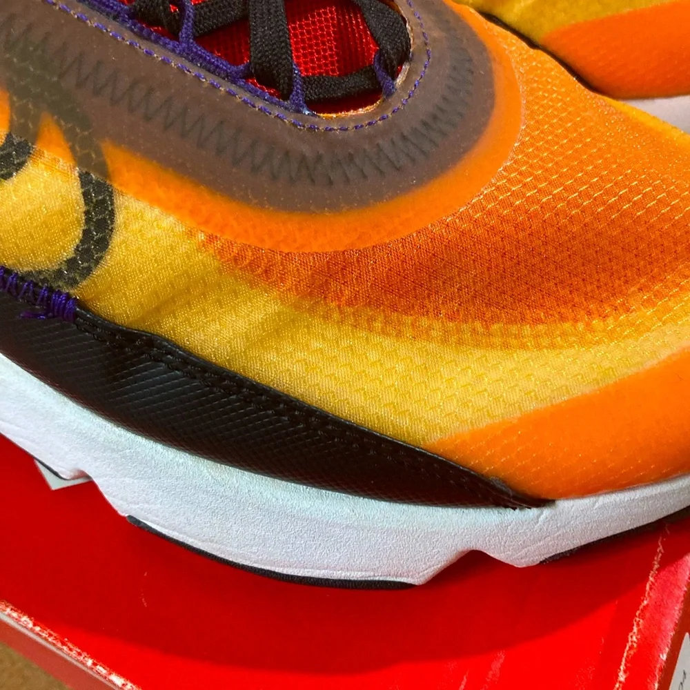 NIKE AIR MAX 2090 - Picture 6 of 8
